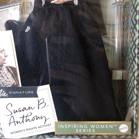Barbie Inspiring Women Series Susan B, Anthony - Picture 5 of 6